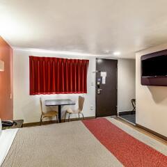 Отель Motel 6 Elizabeth - Newark Liberty Intl Airport США, Элизабет - отзывы, цены и фото номеров - забронировать отель Motel 6 Elizabeth - Newark Liberty Intl Airport онлайн комната для гостей фото 5