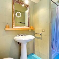 Апартаменты Trevi Lovely Terrace Apartment ванная