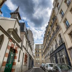 Отель Cosy apt for 2 close to Eiffel Tower Париж