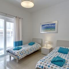Отель Luxury Apartment IN Fort Cambridge With Pool Мальта, Слима - отзывы, цены и фото номеров - забронировать отель Luxury Apartment IN Fort Cambridge With Pool онлайн детские мероприятия