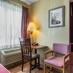 Отель Econo Lodge Montmorency Falls Канада, Буашатель - отзывы, цены и фото номеров - забронировать отель Econo Lodge Montmorency Falls онлайн комната для гостей фото 4
