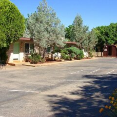 Отель Moab Lodging Vacation Rentals парковка