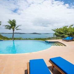 Отель Dreamview Villas бассейн