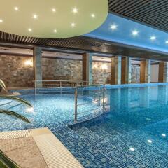 Отель Grand Royale Hotel Spa Болгария, Банско - отзывы, цены и фото номеров - забронировать отель Grand Royale Hotel Spa онлайн бассейн фото 2