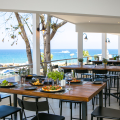 The Golden Coast Beach Hotel питание