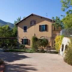 Отель Agriturismo Le Meridiane Боргомаро парковка