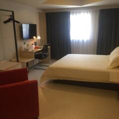 Отель Jinjiang Inn Xi'an Jianguomen сейф в номере