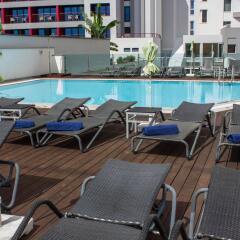 Отель The Lince Madeira Lido Atlantic Great Hotel Португалия, Фуншал - 1 отзыв об отеле, цены и фото номеров - забронировать отель The Lince Madeira Lido Atlantic Great Hotel онлайн бассейн фото 3
