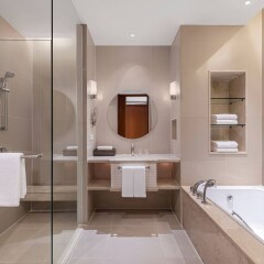 Отель Courtyard By Marriott Бангкок ванная фото 2