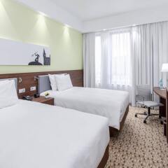 Отель Hampton by Hilton Gdansk Oliwa комната для гостей фото 2