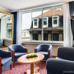 Отель NH Collection Brussels Centre гостиничный бар