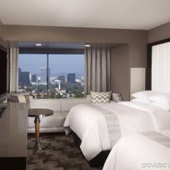 Отель Beverly Hills Marriott комната для гостей фото 4