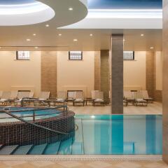 Отель Grand Resort Jermuk Армения, Джермук - 2 отзыва об отеле, цены и фото номеров - забронировать отель Grand Resort Jermuk онлайн бассейн фото 2