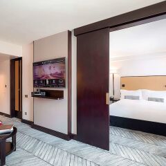 Отель Sofitel Lisbon Liberdade сейф в номере