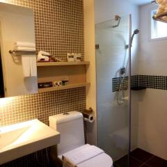 Hotel Amber Sukhumvit 85 Бангкок ванная