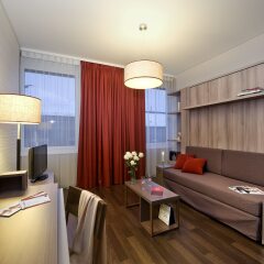 Отель Aparthotel Adagio Berlin Kurfürstendamm Германия, Берлин - 13 отзывов об отеле, цены и фото номеров - забронировать отель Aparthotel Adagio Berlin Kurfürstendamm онлайн комната для гостей фото 2