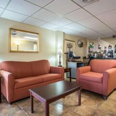 Отель Quality Inn And Suites Monroe интерьер отеля