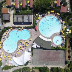 Отель Albatross Camping - Europa Silvella Манерба-дель-Гарда детские мероприятия
