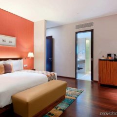 Отель Hilton Bandung Индонезия, Бандунг - 1 отзыв об отеле, цены и фото номеров - забронировать отель Hilton Bandung онлайн комната для гостей фото 3