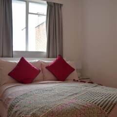 Отель Modern 2 Bedroom Flat Next To Hyde Park Лондон комната для гостей фото 3
