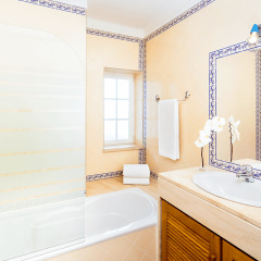 Отель The Village Praia d'El Rey Golf & Beach Resort ванная