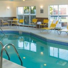 Отель Fairfield Inn & Suites by Marriott Columbus OSU США, Колумбус - отзывы, цены и фото номеров - забронировать отель Fairfield Inn & Suites by Marriott Columbus OSU онлайн бассейн