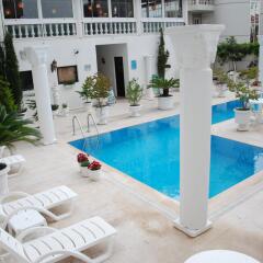 Conny's Boutique Hotel - Adults Only бассейн фото 2