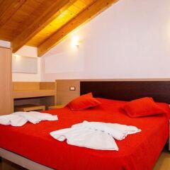 Отель Memento Kassiopi Resort сейф в номере