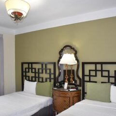 South Beach Plaza Hotel сейф в номере