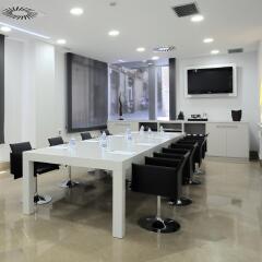 Отель Hesperia Ramblas с домашними животными
