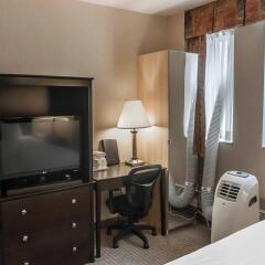 Отель Econo Lodge Inn & Suites Downtown Канада, Торонто - отзывы, цены и фото номеров - забронировать отель Econo Lodge Inn & Suites Downtown онлайн удобства в номере