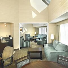 Отель Delta Hotels by Marriott Saskatoon Downtown комната для гостей фото 2