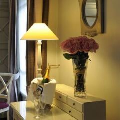 Отель Royal Hotel Paris Champs Elysées Франция, Париж - отзывы, цены и фото номеров - забронировать отель Royal Hotel Paris Champs Elysées онлайн удобства в номере фото 2