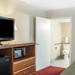 Quality Inn Selma in Clayton, United States of America from 85$, photos, reviews - zenhotels.com room amenities