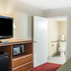 Quality Inn Selma in Selma, United States of America from 80$, photos, reviews - zenhotels.com room amenities