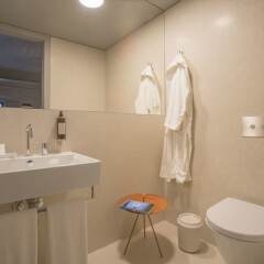 Отель Raw Culture Arts & Lofts Bairro Alto ванная фото 2