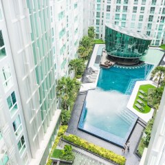 Отель CCR managed by AHA Smartstay Таиланд, Паттайя - отзывы, цены и фото номеров - забронировать отель CCR managed by AHA Smartstay онлайн балкон