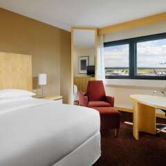 Sheraton Frankfurt Airport Hotel & Conference Center комната для гостей фото 7