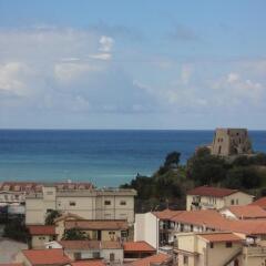 Апартаменты Monticello Sea View Apartments Скалея пляж