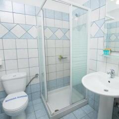 Hotel Areti Ситония ванная