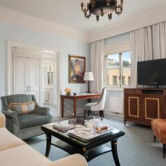 Гостиница Four Seasons Lion Palace St. Petersburg в Санкт-Петербурге 6 отзывов об отеле, цены и фото номеров - забронировать гостиницу Four Seasons Lion Palace St. Petersburg онлайн Санкт-Петербург комната для гостей фото 4