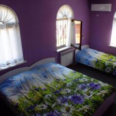 Гостиница Guest House on Solnechnaya 13 в Ольгинке отзывы, цены и фото номеров - забронировать гостиницу Guest House on Solnechnaya 13 онлайн Ольгинка комната для гостей фото 4
