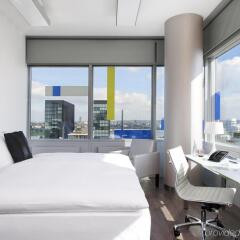 Отель Innside Dusseldorf Hafen Дюссельдорф комната для гостей фото 2