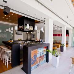 Отель Atlantis City Hotel Греция, Родос - 1 отзыв об отеле, цены и фото номеров - забронировать отель Atlantis City Hotel онлайн гостиничный бар