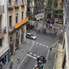 Отель Hostal MiMi Las Ramblas фото 3