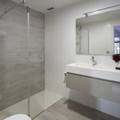 Апартаменты Miraconcha Terrace Apartment by FeelFree Rentals ванная