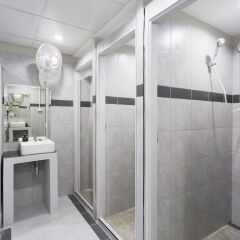 Homie Hostel & Cafe' Бангкок ванная фото 2