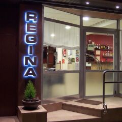Отель Hostal Regina Испания, Бланес - отзывы, цены и фото номеров - забронировать отель Hostal Regina онлайн удобства в номере