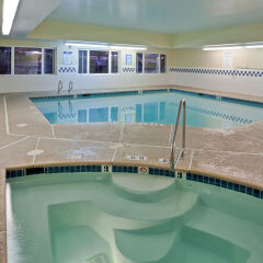 Отель Holiday Inn Express & Suites Ashland с домашними животными