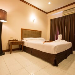 Inn House Hotel сейф в номере